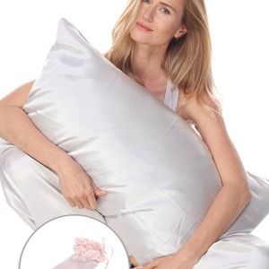 PJ Harlow Satin Pillowcase with matching Scrunchie